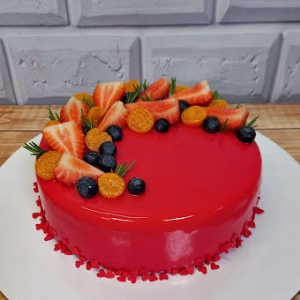 Красный муссовый торт