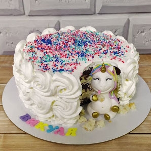Торт Единорог кусает тортик