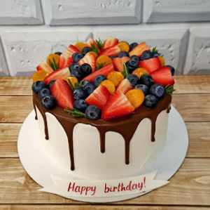 Торт С ягодами на день рождения